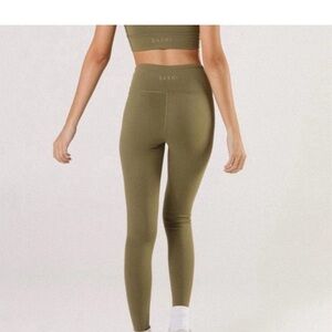SASKI workout set olive green size XS